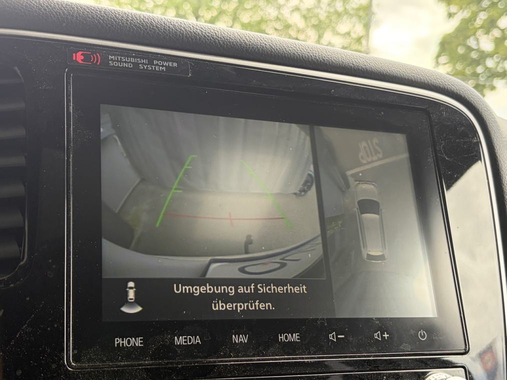 MITSUBISHI Outlander 2.4 PHEV Diamond 4WD Automatic-image-9