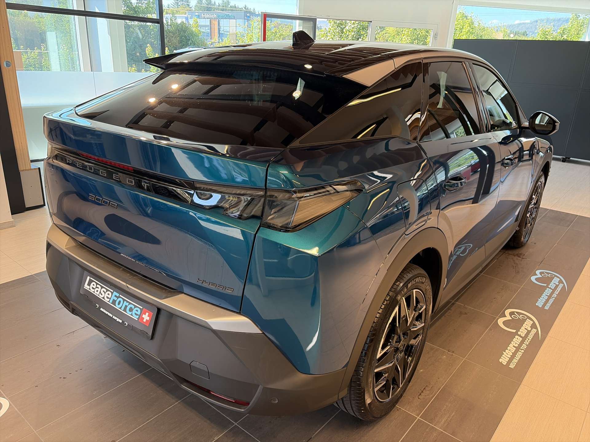 PEUGEOT 3008 145 GT Hybrid e-DCS-Automat-image-2