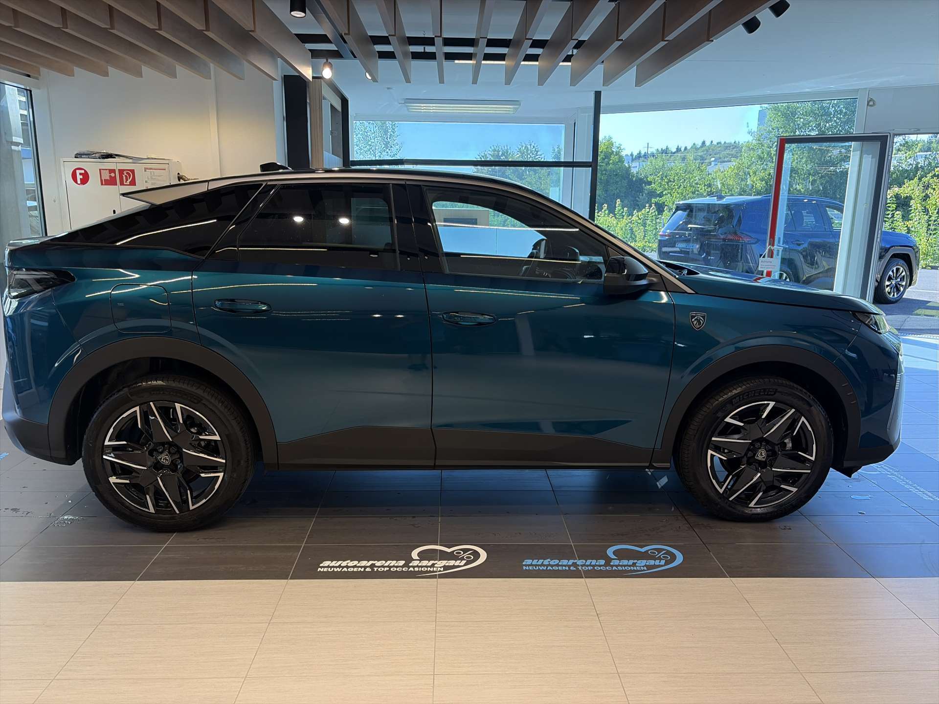 PEUGEOT 3008 145 GT Hybrid e-DCS-Automat-image-13