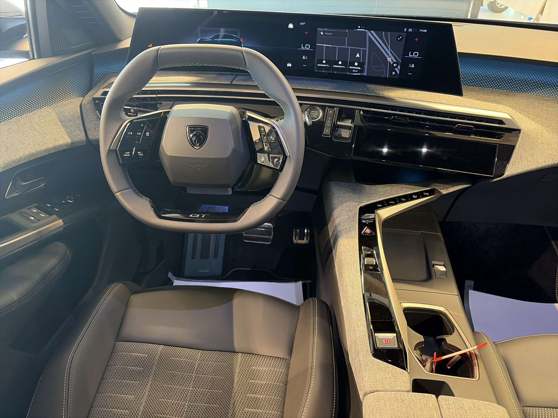 PEUGEOT 3008 145 GT Hybrid e-DCS-Automat-image-4