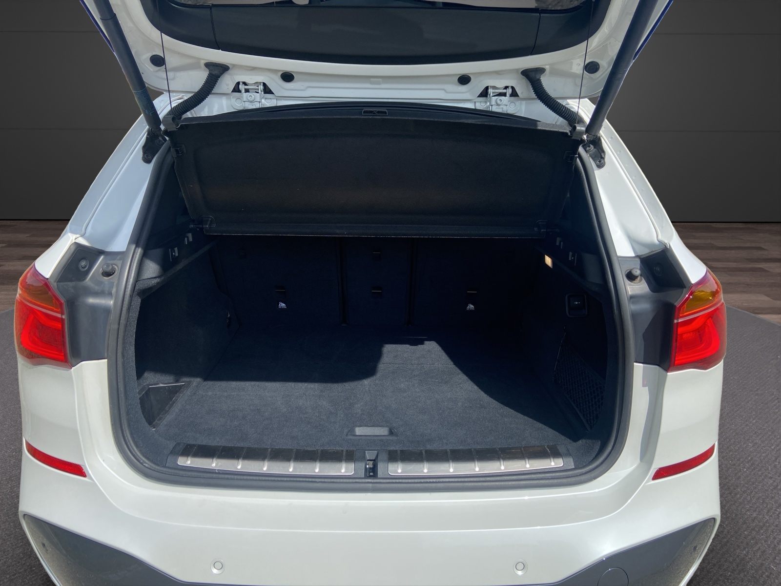 BMW X1 xDrive 25d M Sport Steptronic-image-14