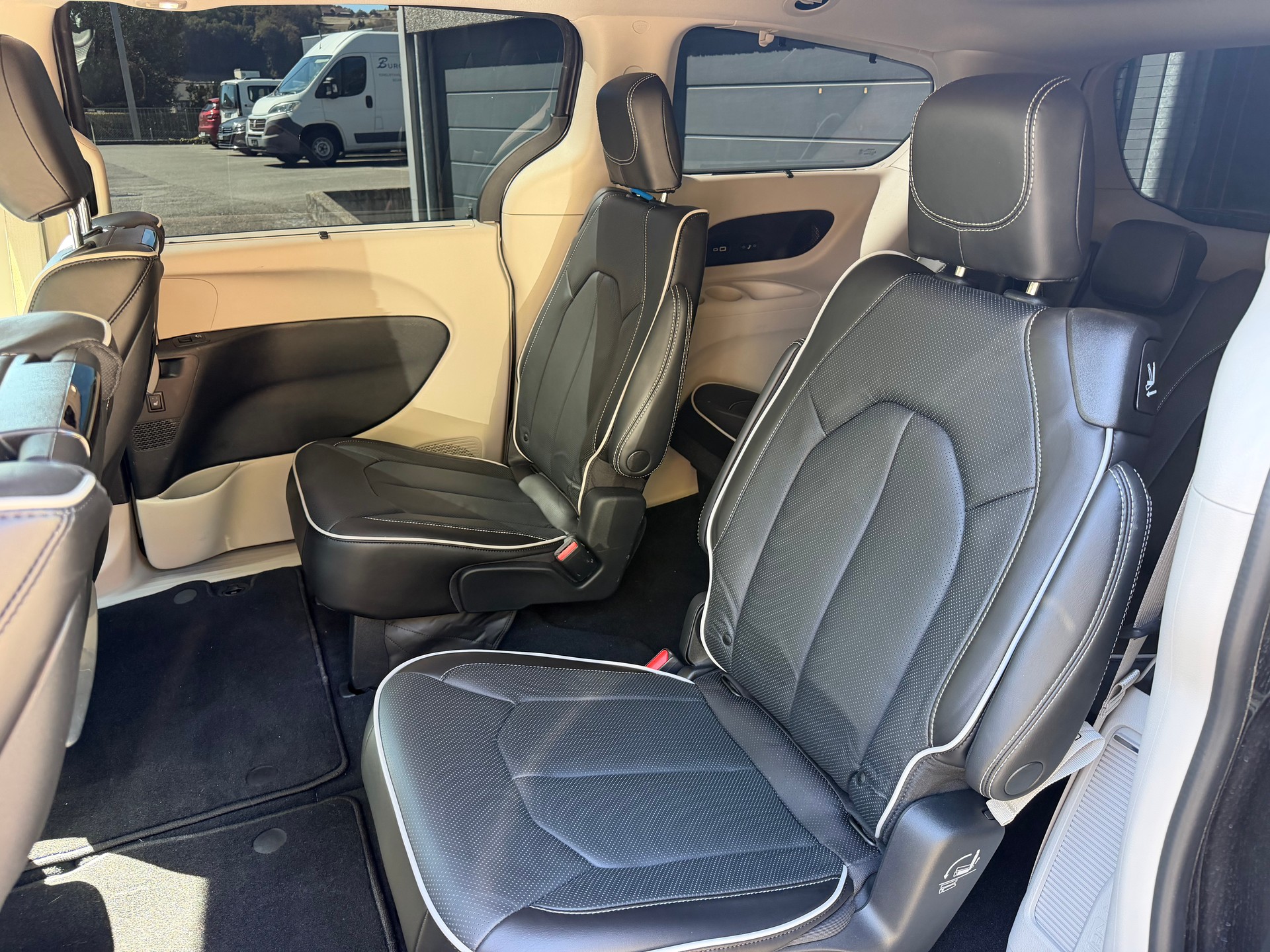 CHRYSLER 3.6 LIMITED AWD V6-image-9