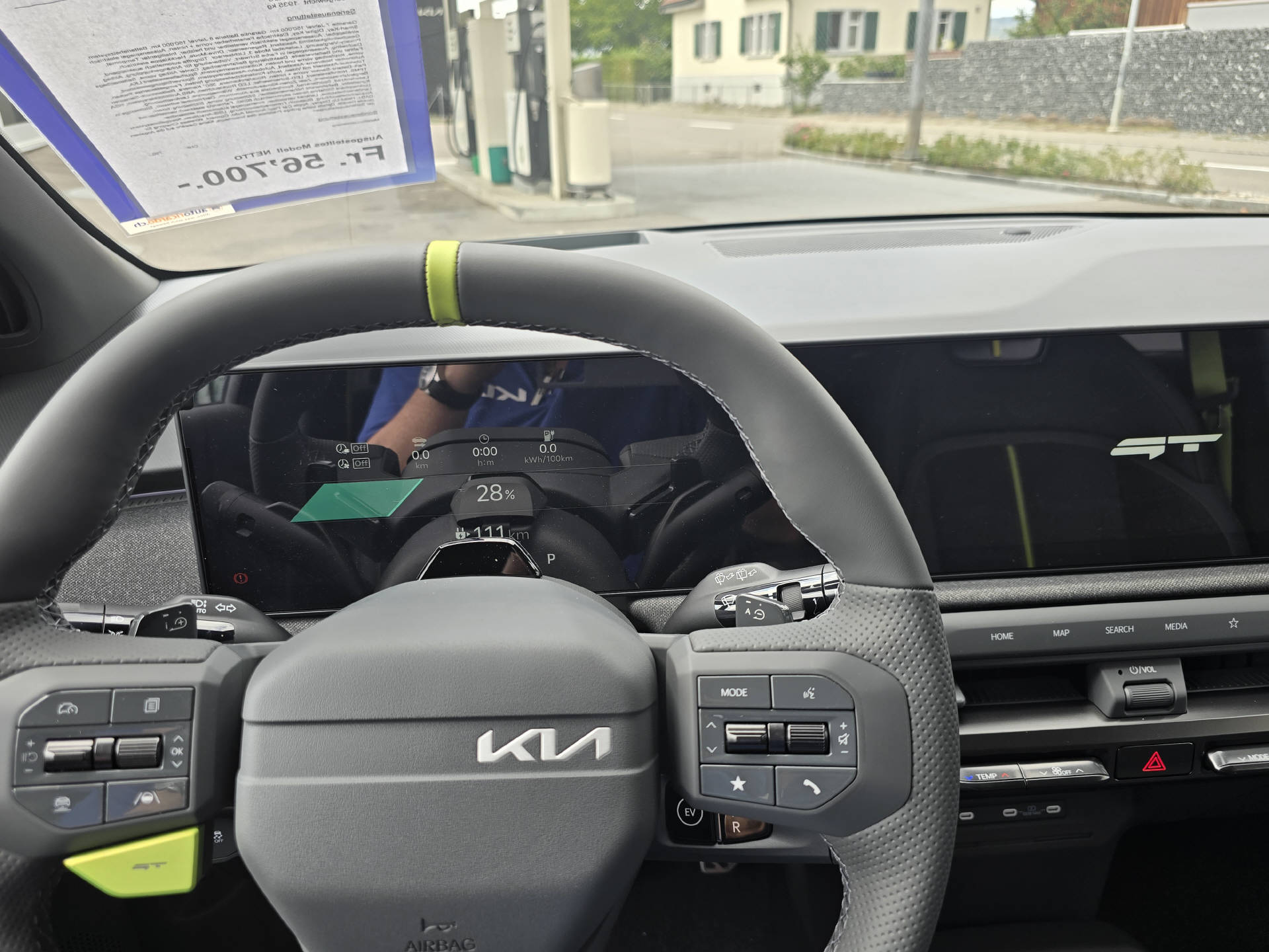 KIA EV3 81 kWh GT 4x4-image-9