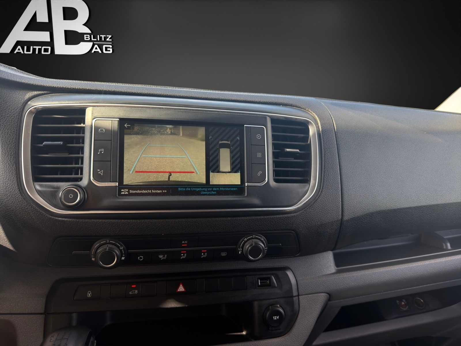 PEUGEOT Expert 2.0 BlueHDi 150 S&S Premium Standard mit 150 PS * 3-Plätzer *-image-11