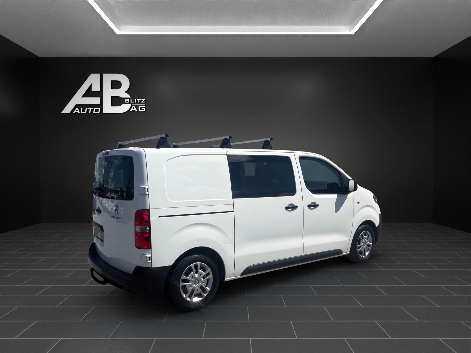 PEUGEOT Expert 2.0 BlueHDi 150 S&S Premium Standard mit 150 PS * 3-Plätzer *-image-4