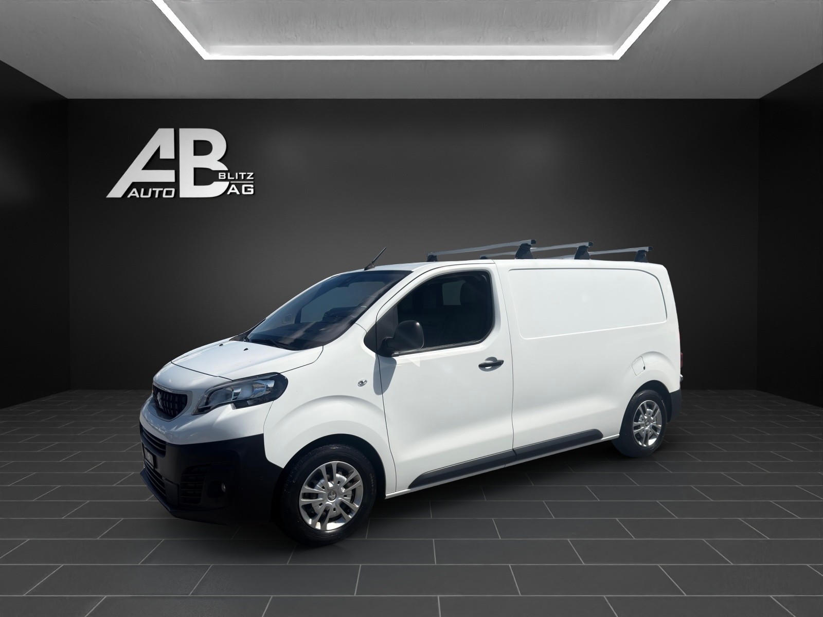 PEUGEOT Expert 2.0 BlueHDi 150 S&S Premium Standard mit 150 PS * 3-Plätzer *-image-1