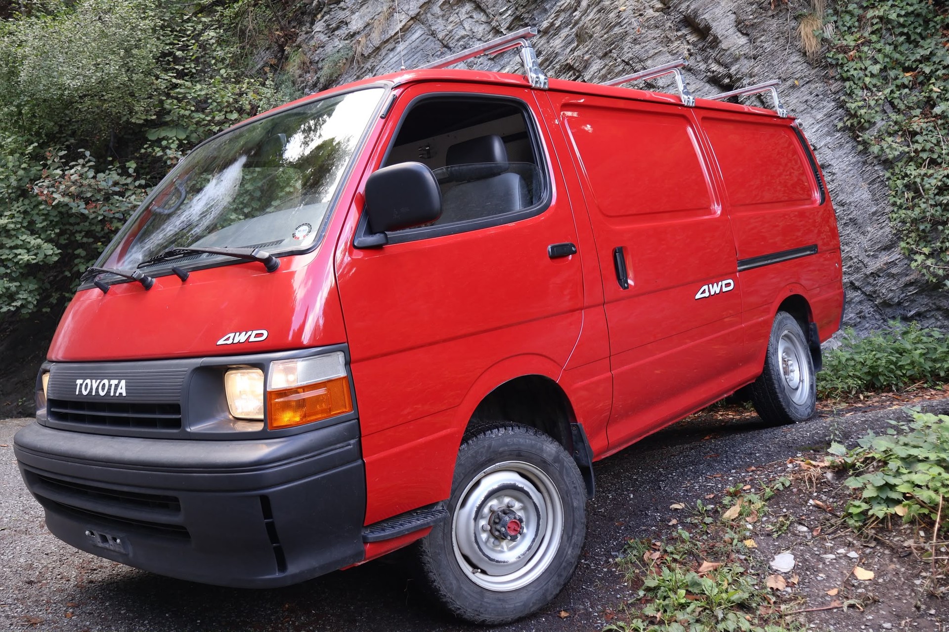 TOYOTA Hiace 2.4 EFI 4x4-image-2