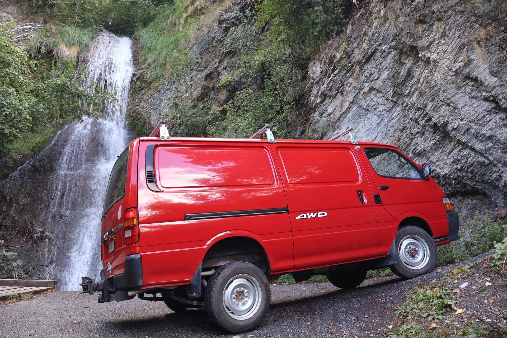 TOYOTA Hiace 2.4 EFI 4x4-image-3