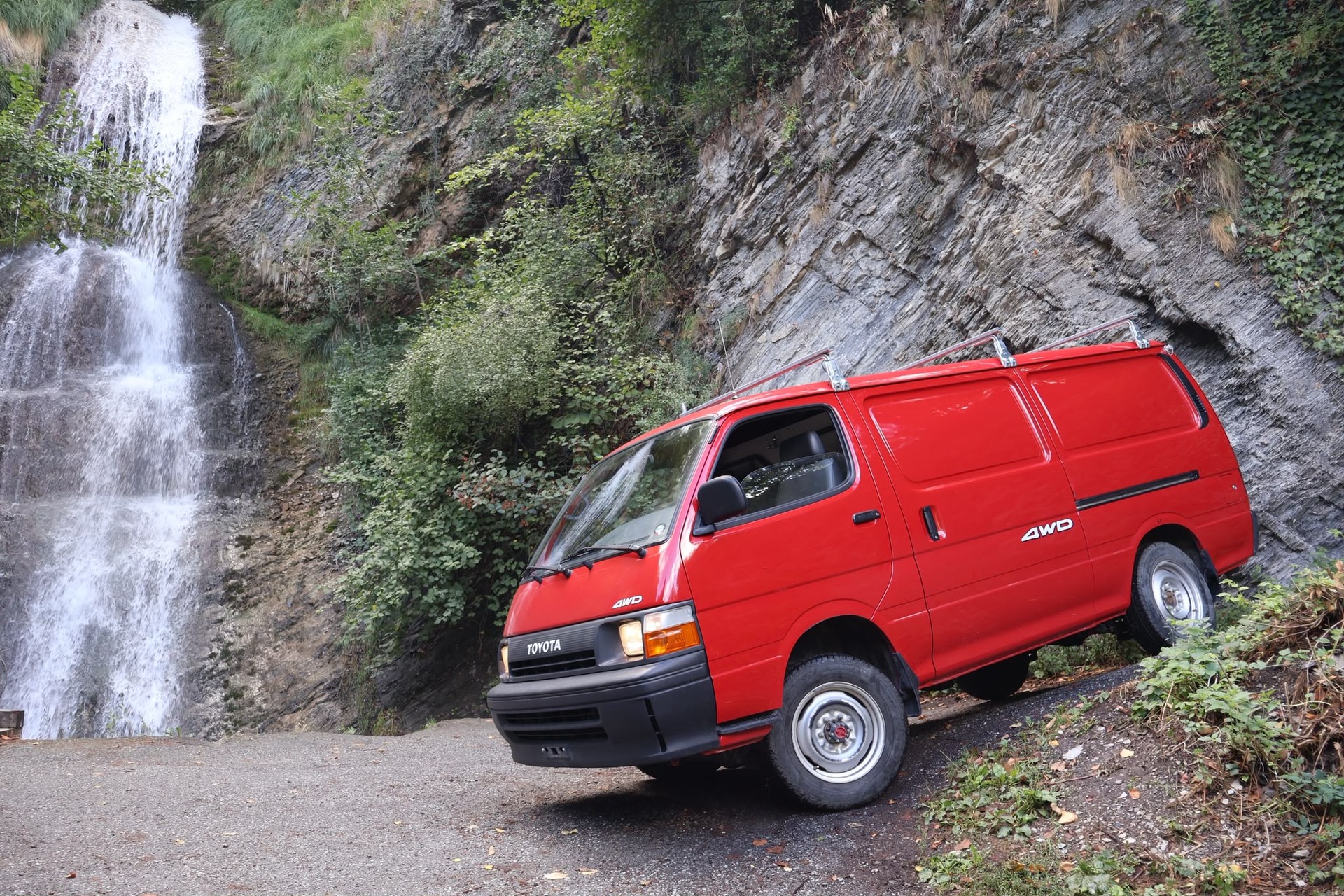 TOYOTA Hiace 2.4 EFI 4x4-image-0