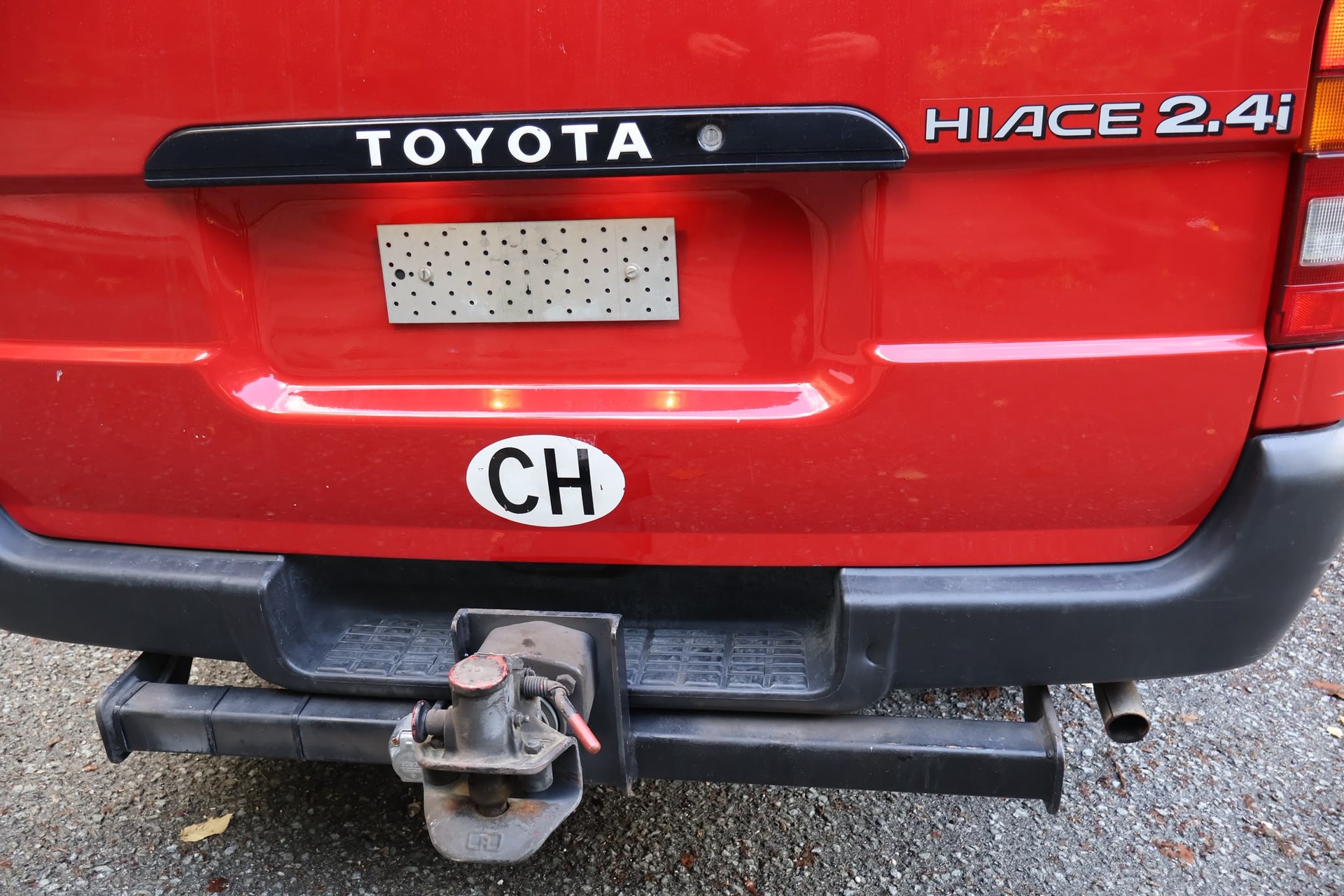 TOYOTA Hiace 2.4 EFI 4x4-image-17