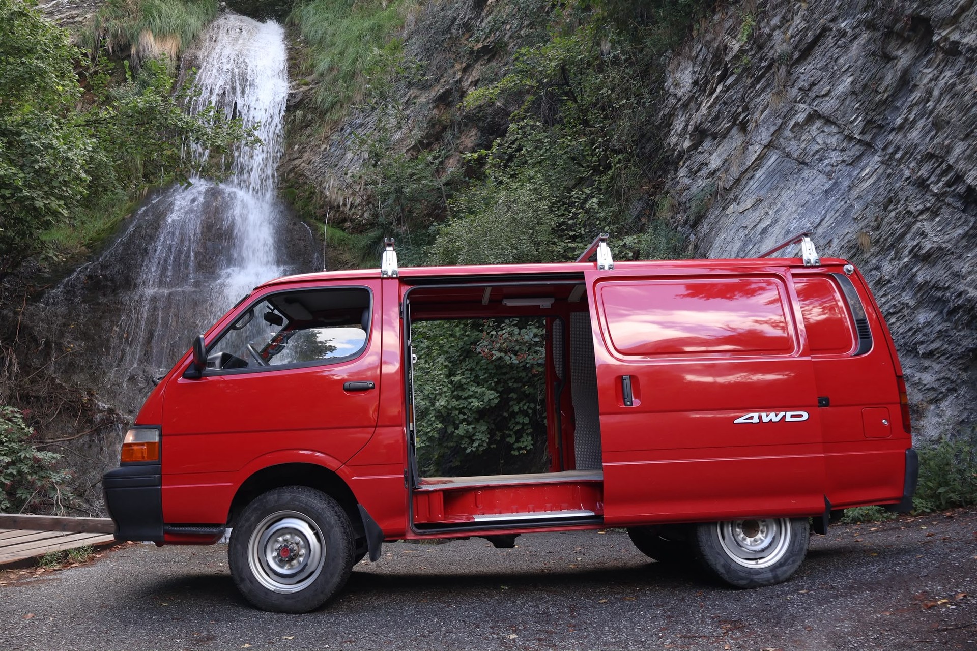 TOYOTA Hiace 2.4 EFI 4x4-image-5