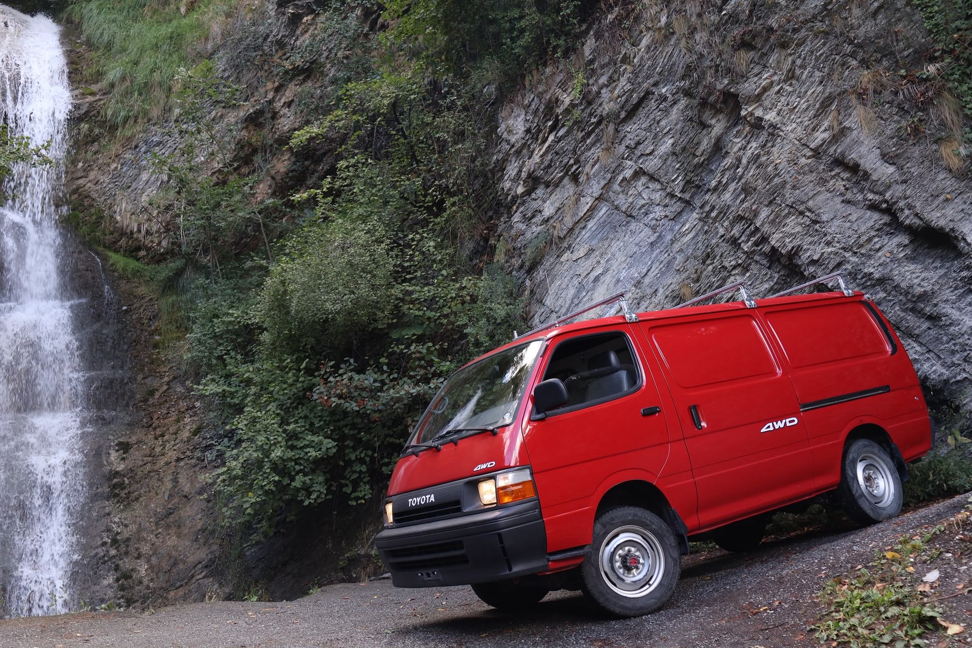 TOYOTA Hiace 2.4 EFI 4x4-image-1