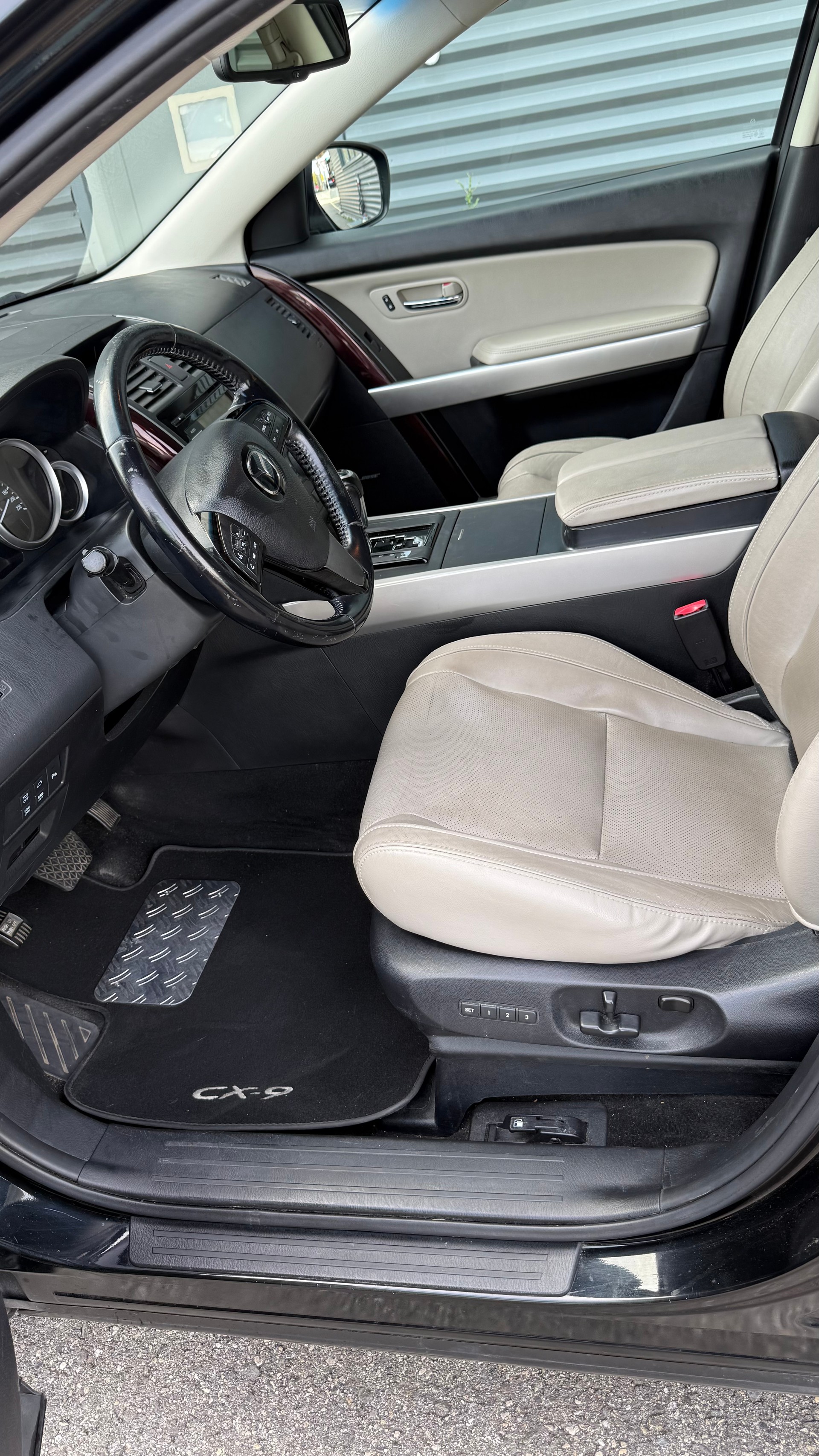MAZDA CX-9 3.7 V6 Revolution Automatic-image-7