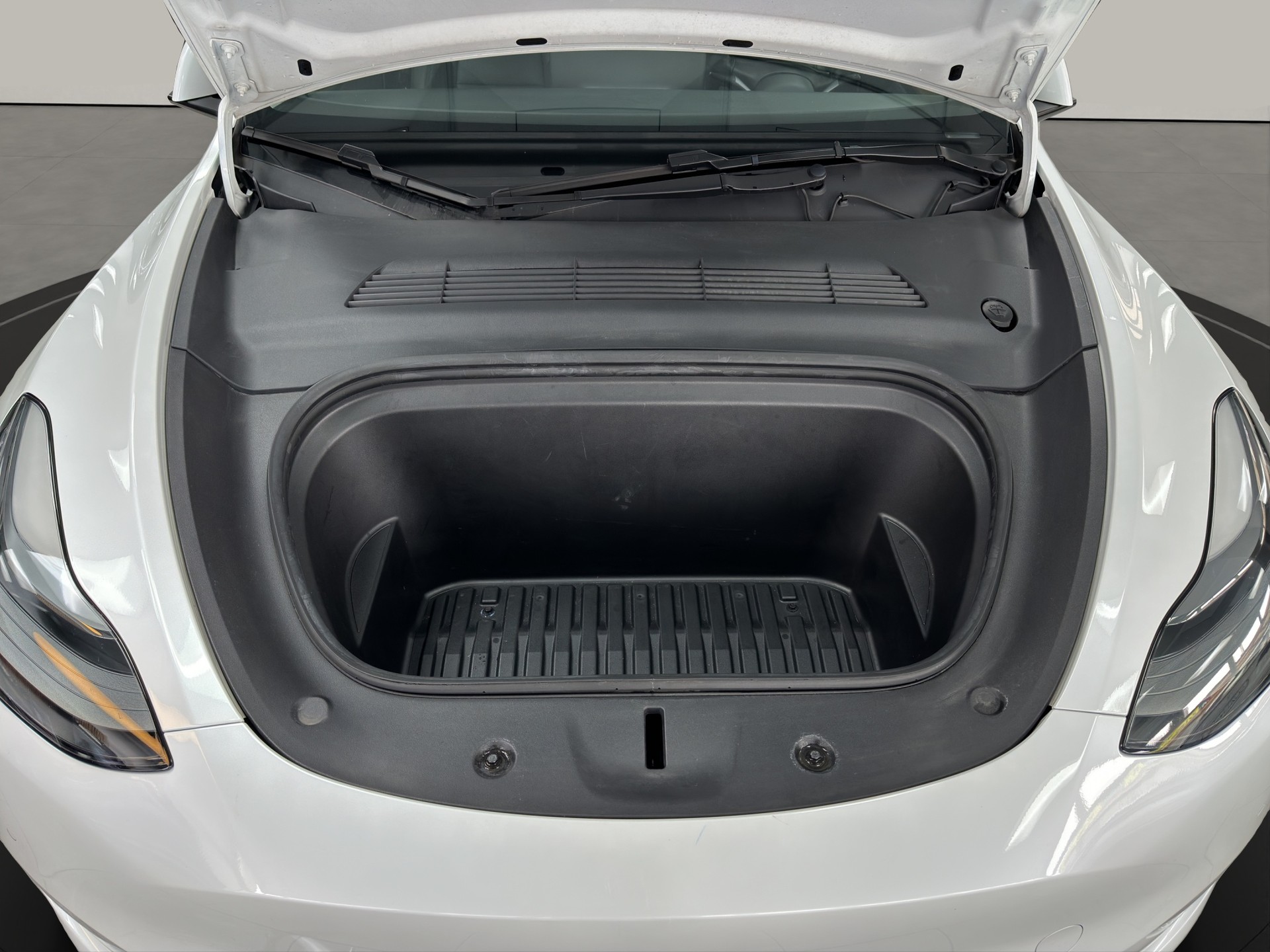 TESLA Model Y Performance-image-11