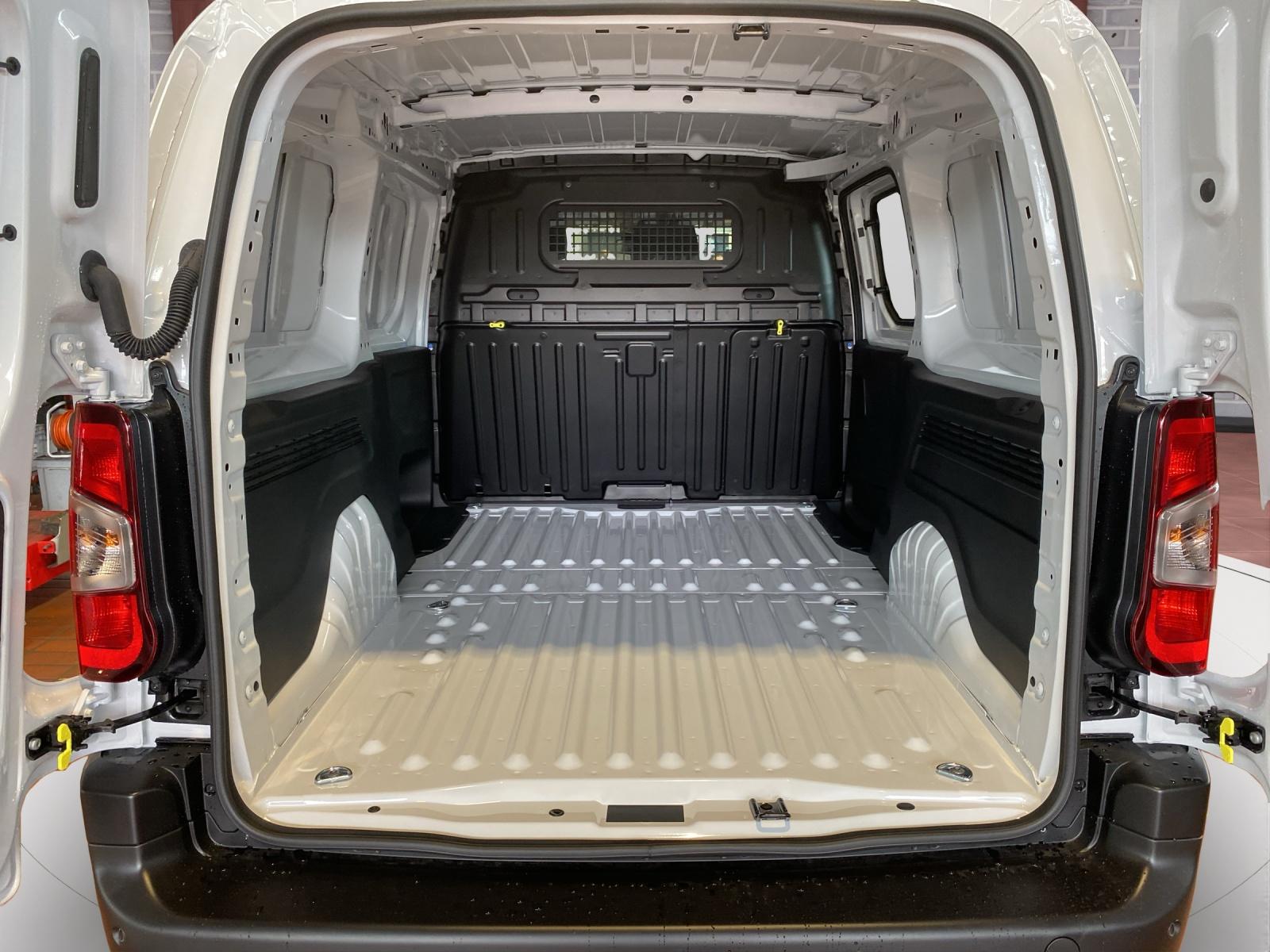 TOYOTA PROACE CITY Van L2 1.2 Active-image-10