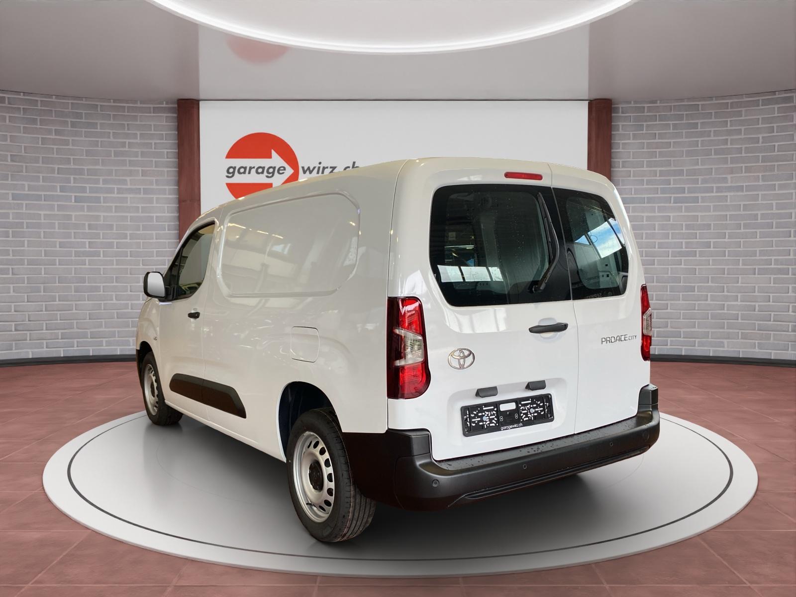 TOYOTA PROACE CITY Van L2 1.2 Active-image-2