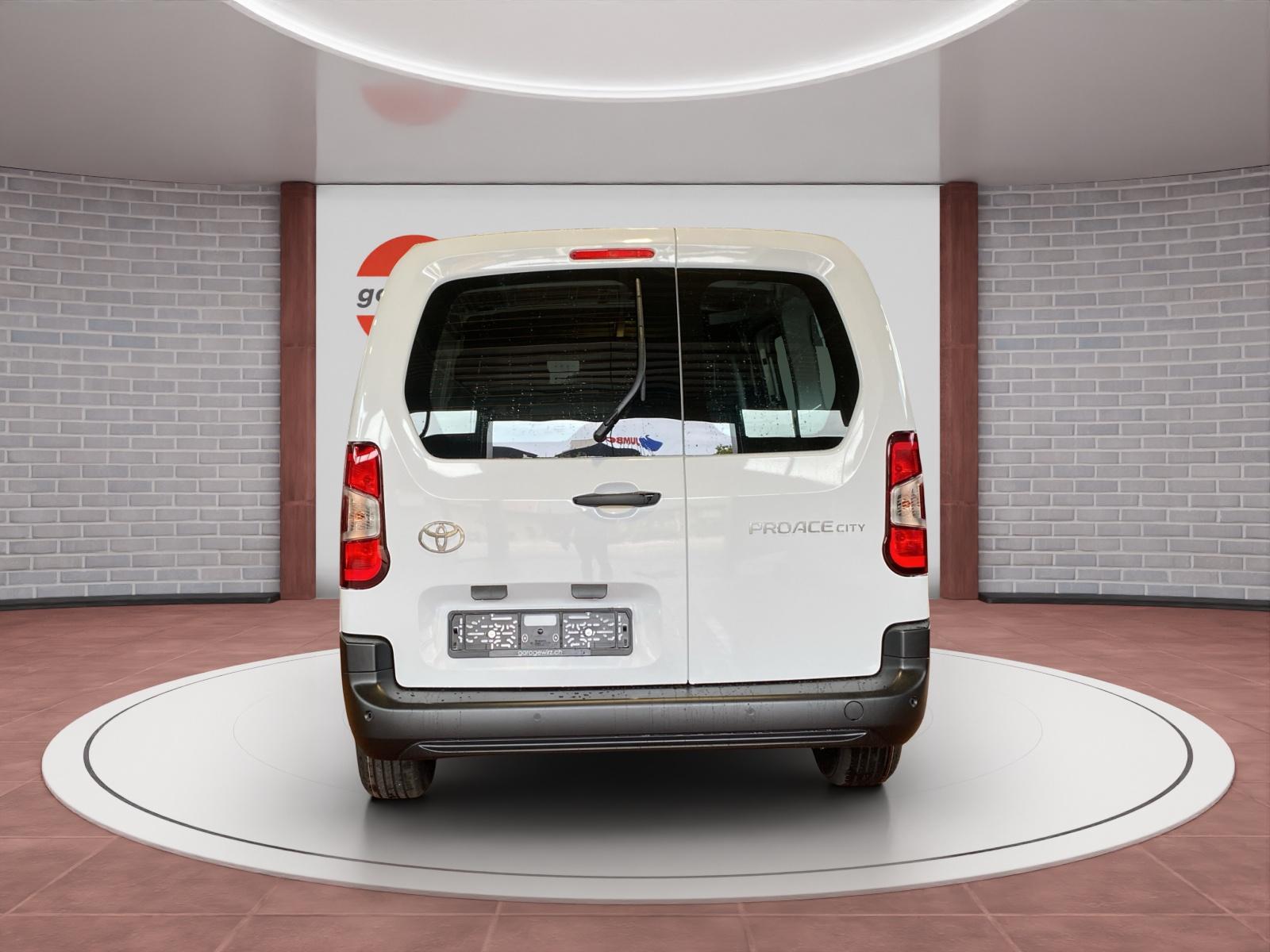 TOYOTA PROACE CITY Van L2 1.2 Active-image-3