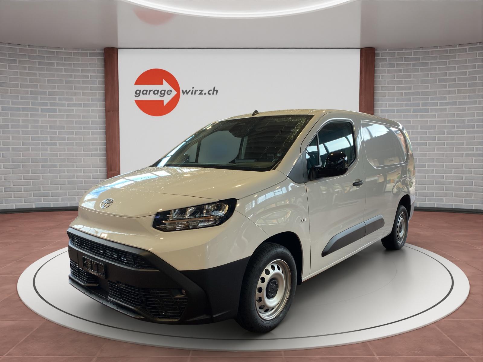 TOYOTA PROACE CITY Van L2 1.2 Active-image-0