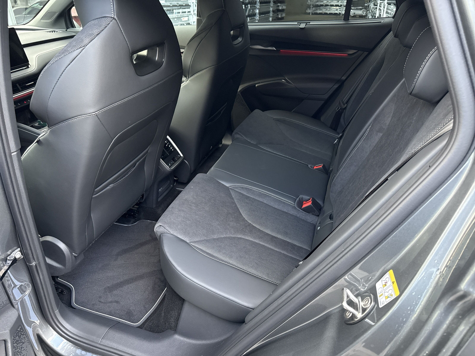 SKODA Enyaq 85x Sportline 4x4-image-10