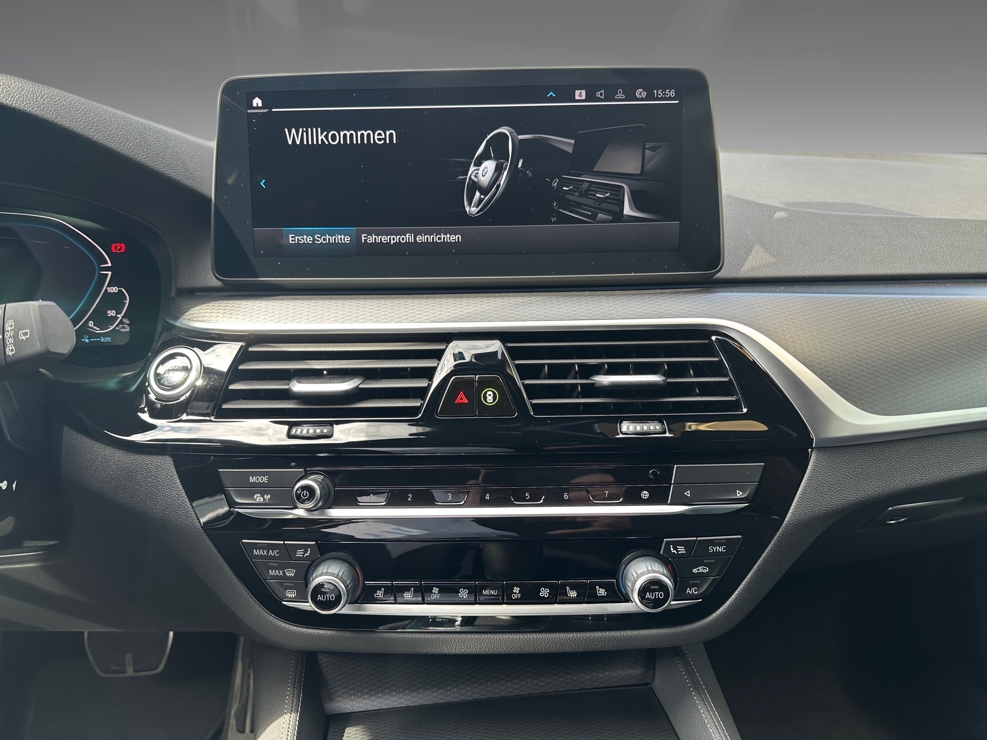 BMW 530e xDrive Touring Pure M Sport Steptronic-image-9