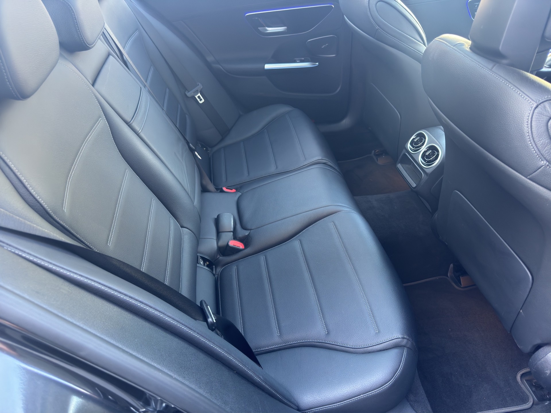 MERCEDES-BENZ C 220 d Avantgarde Kombi-image-16