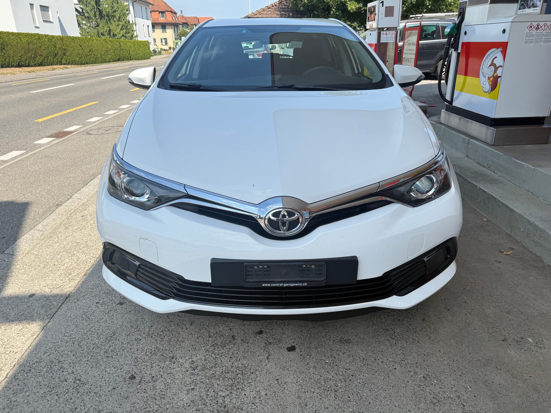 TOYOTA Auris 1.33 VVT-i Terra-image-1