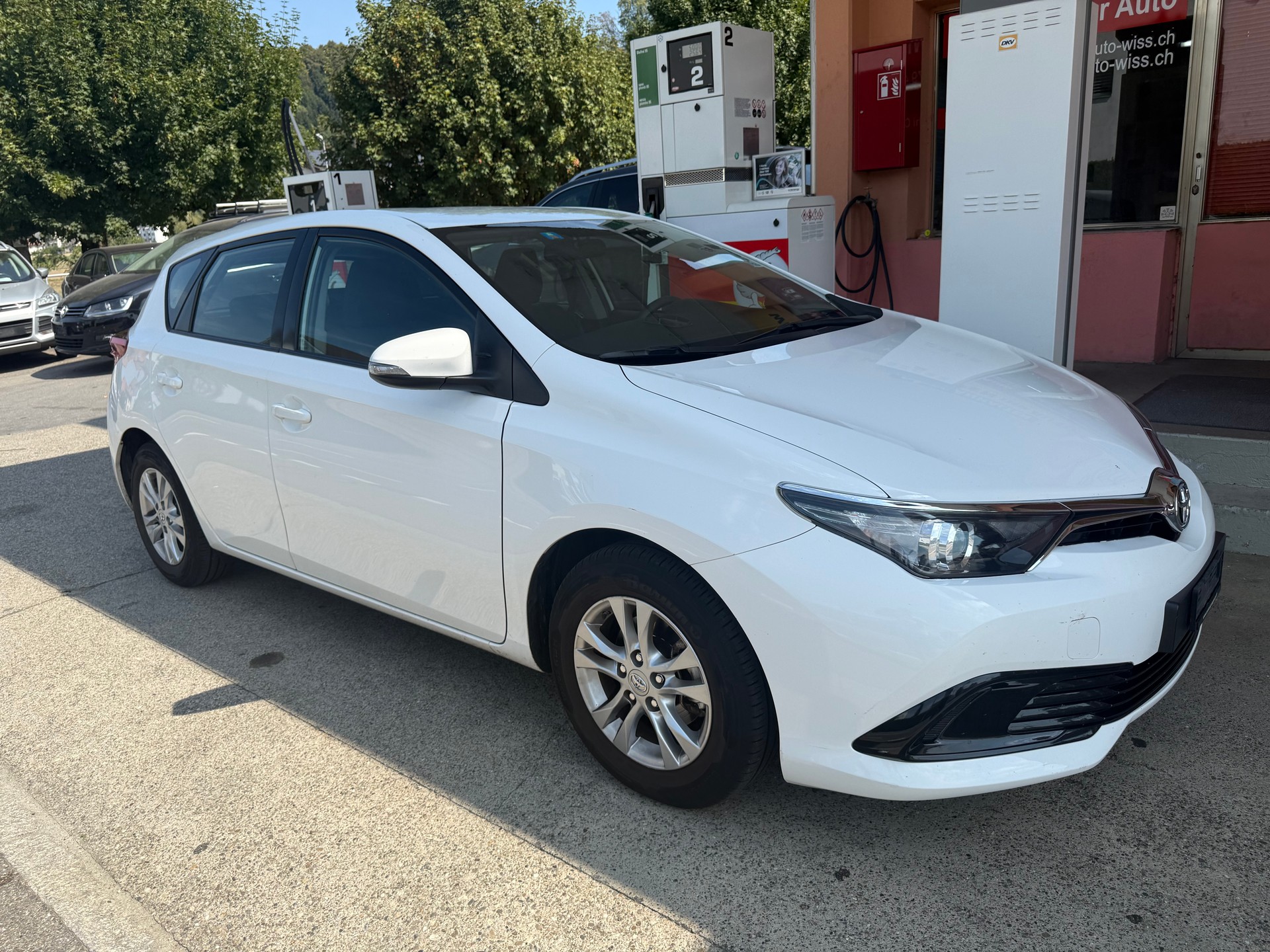 TOYOTA Auris 1.33 VVT-i Terra-image-2