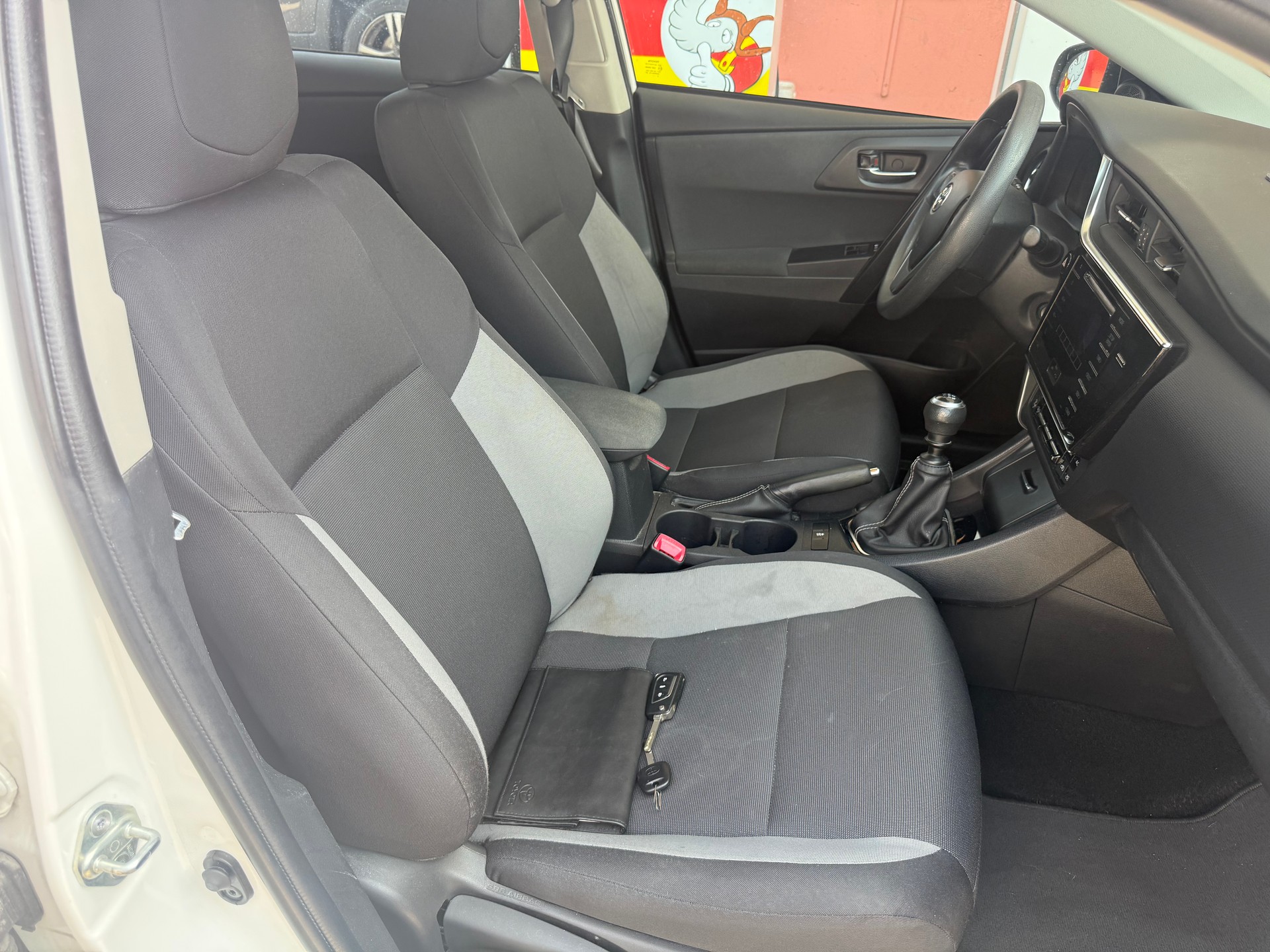 TOYOTA Auris 1.33 VVT-i Terra-image-9