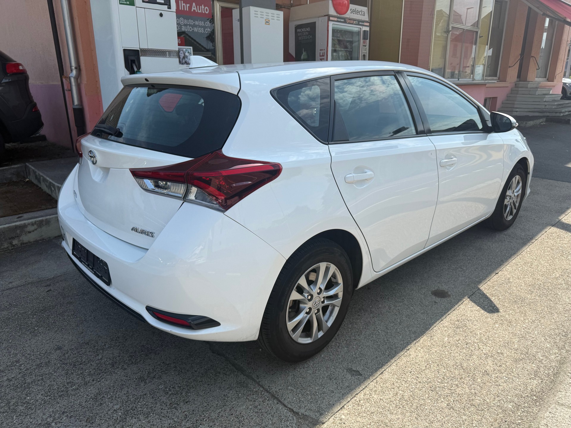 TOYOTA Auris 1.33 VVT-i Terra-image-3