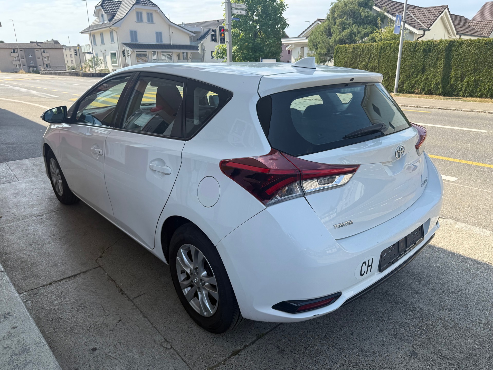 TOYOTA Auris 1.33 VVT-i Terra-image-5
