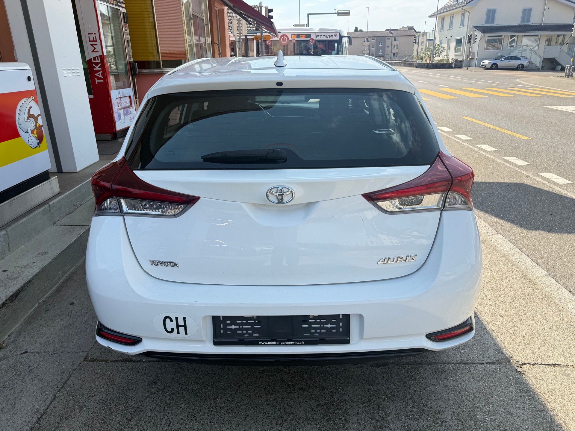 TOYOTA Auris 1.33 VVT-i Terra-image-4