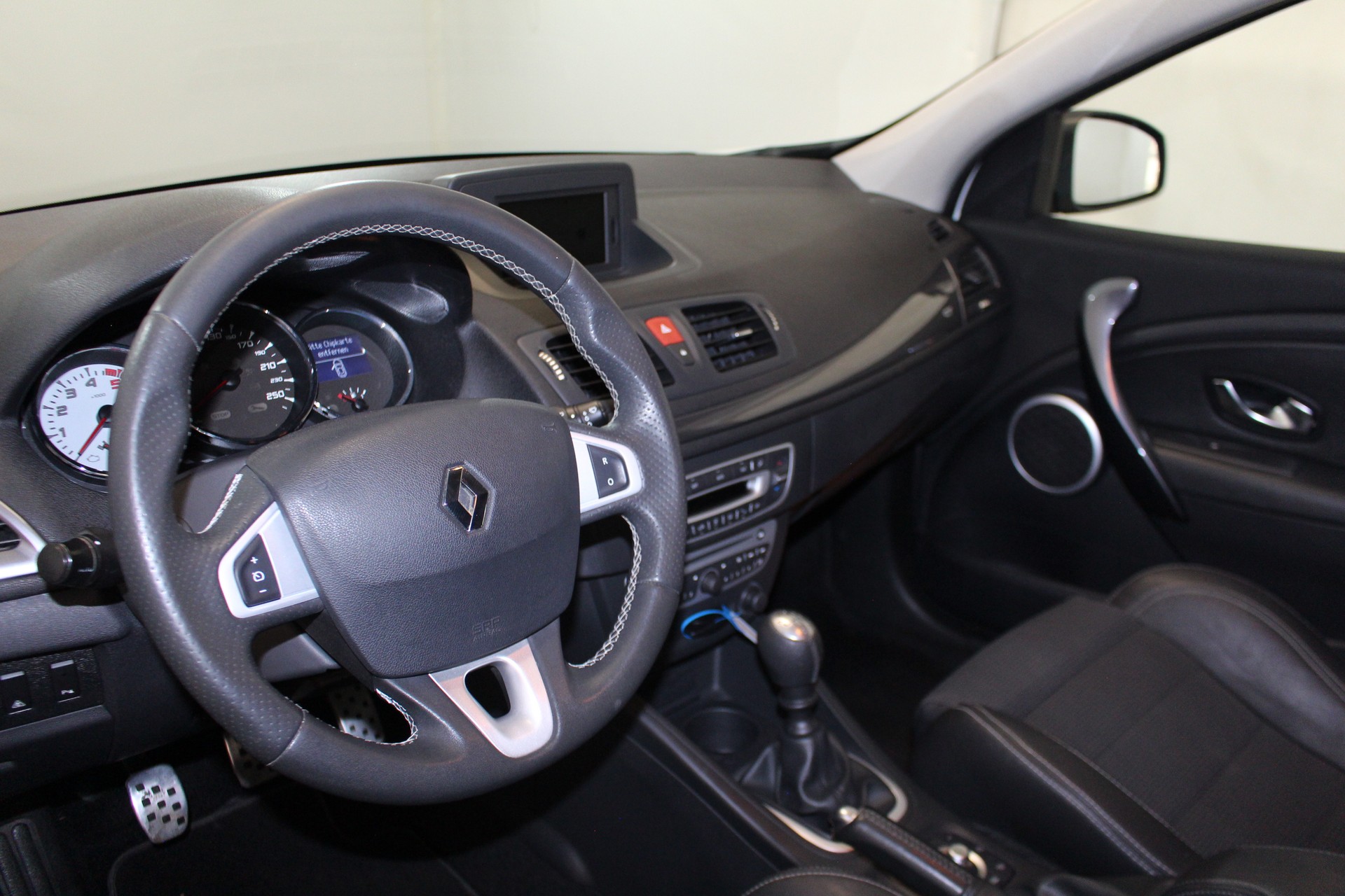 RENAULT Mégane Grandtour 2.0 dCi 160 GT-image-11