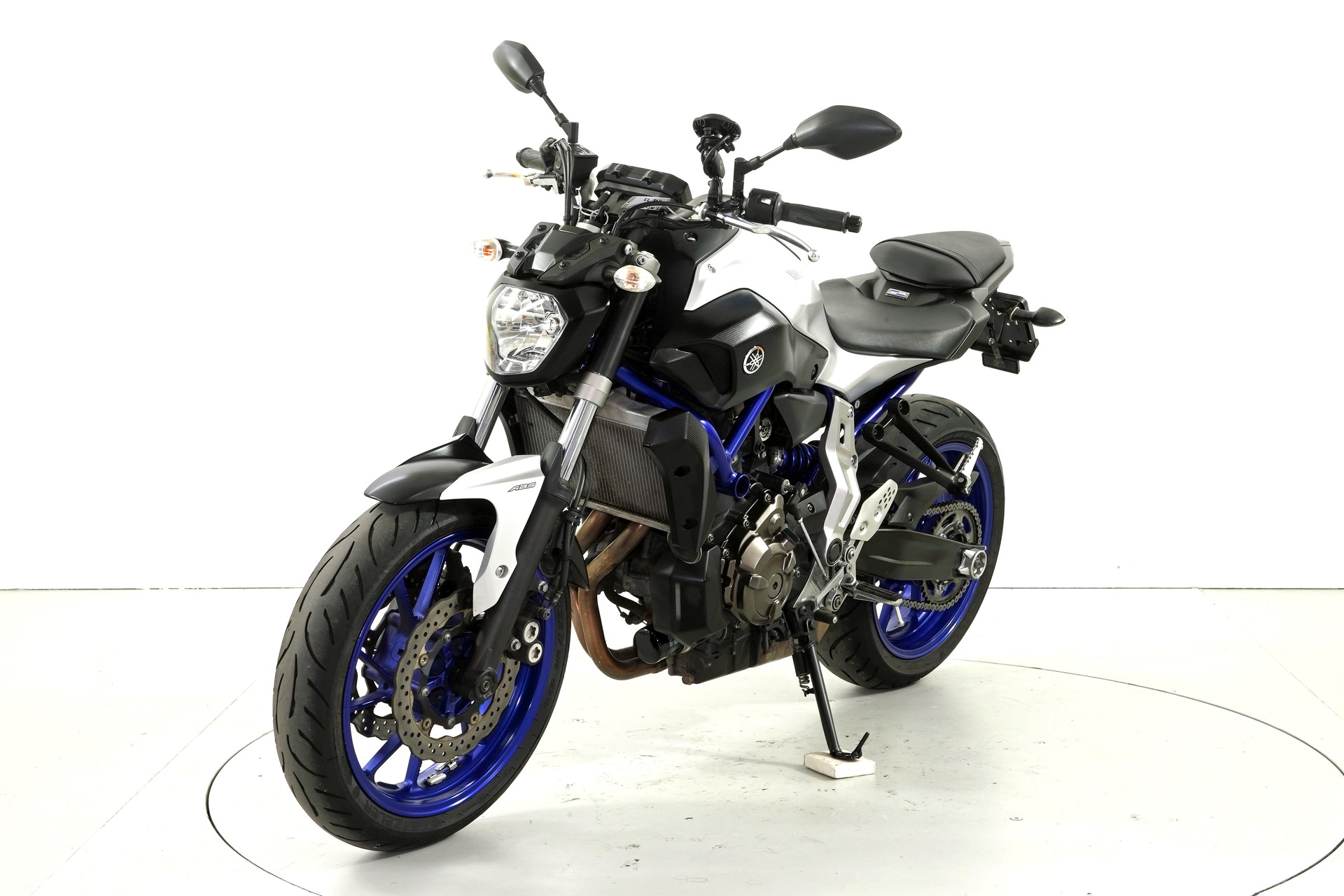 YAMAHA MT-07 ABS-showroom-element-2