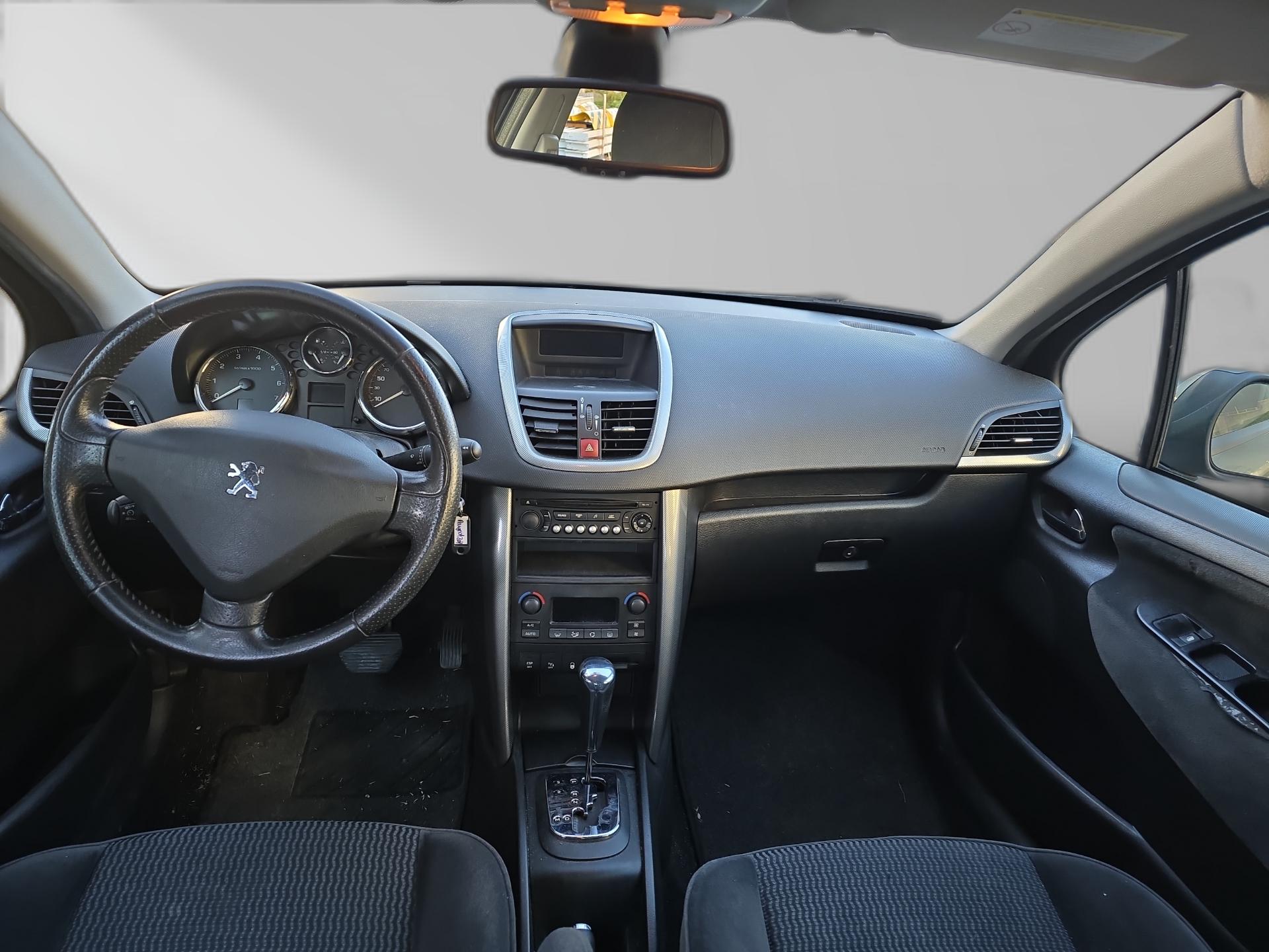 PEUGEOT 207 1.6 16V XT Automatic-image-6
