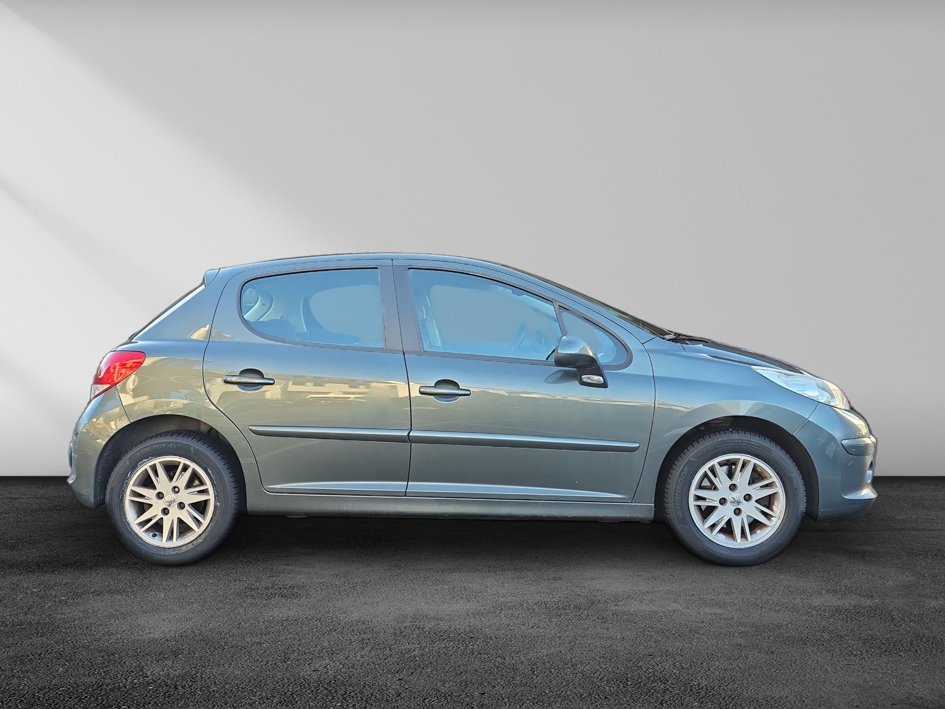 PEUGEOT 207 1.6 16V XT Automatic-image-5