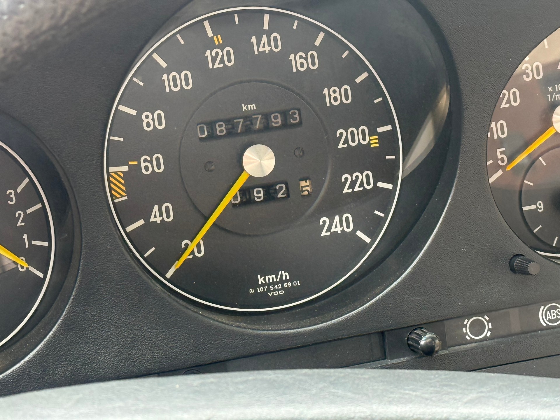 MERCEDES-BENZ SL 380-image-12