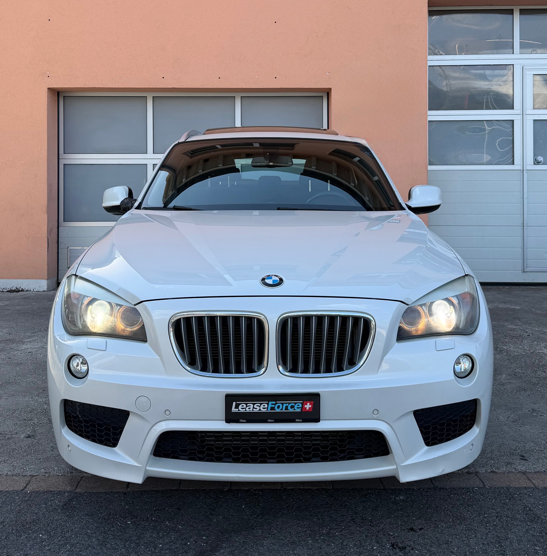 BMW X1 xDrive 28i Pack-M Steptronic-image-4