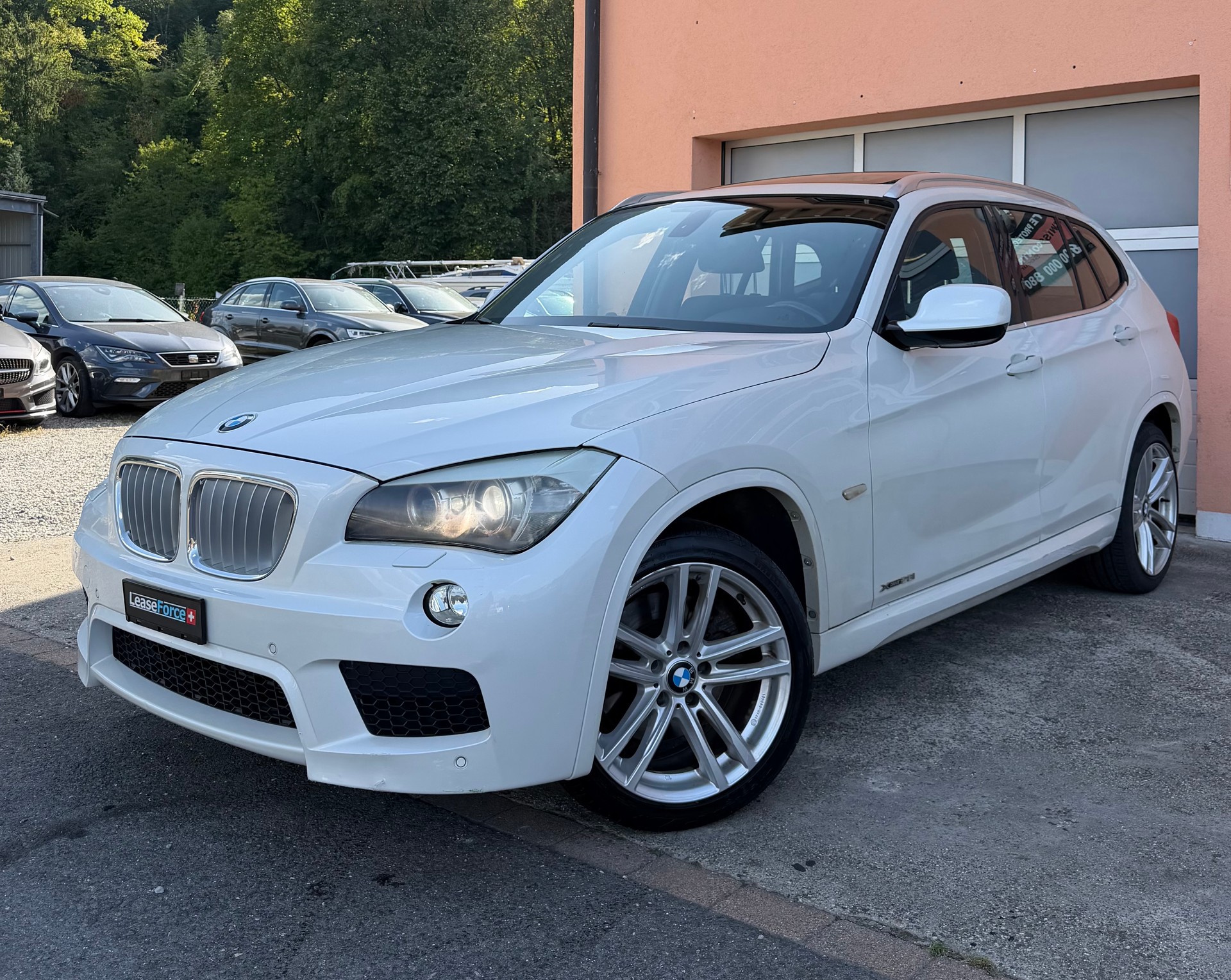 BMW X1 xDrive 28i Pack-M Steptronic-image-1