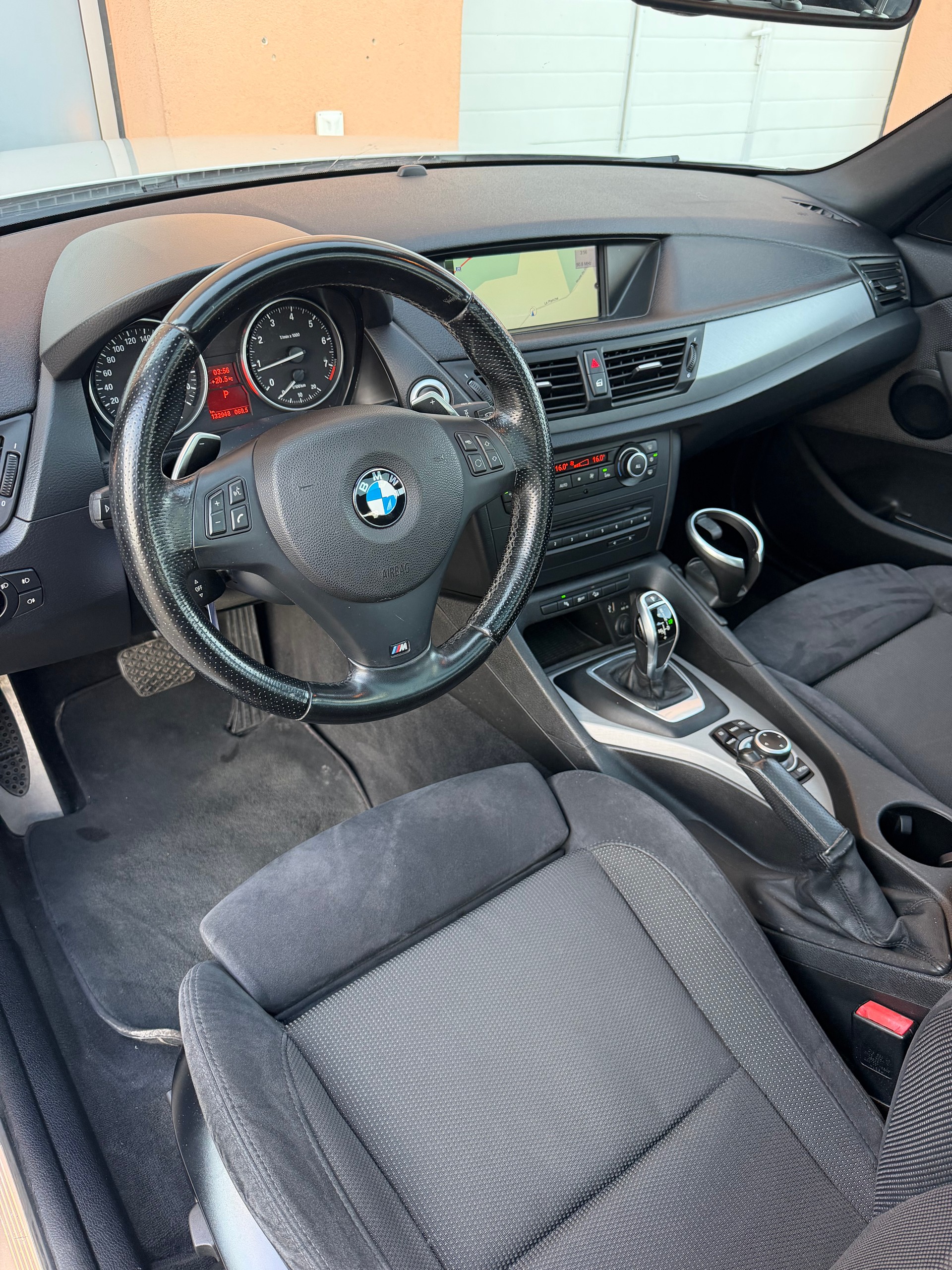 BMW X1 xDrive 28i Pack-M Steptronic-image-7