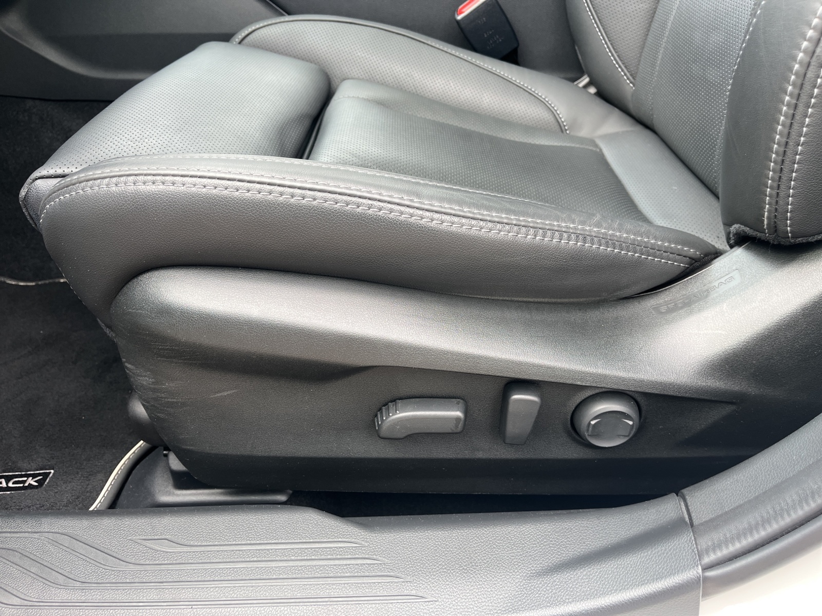 SUBARU Outback 2.5i Luxury-image-15