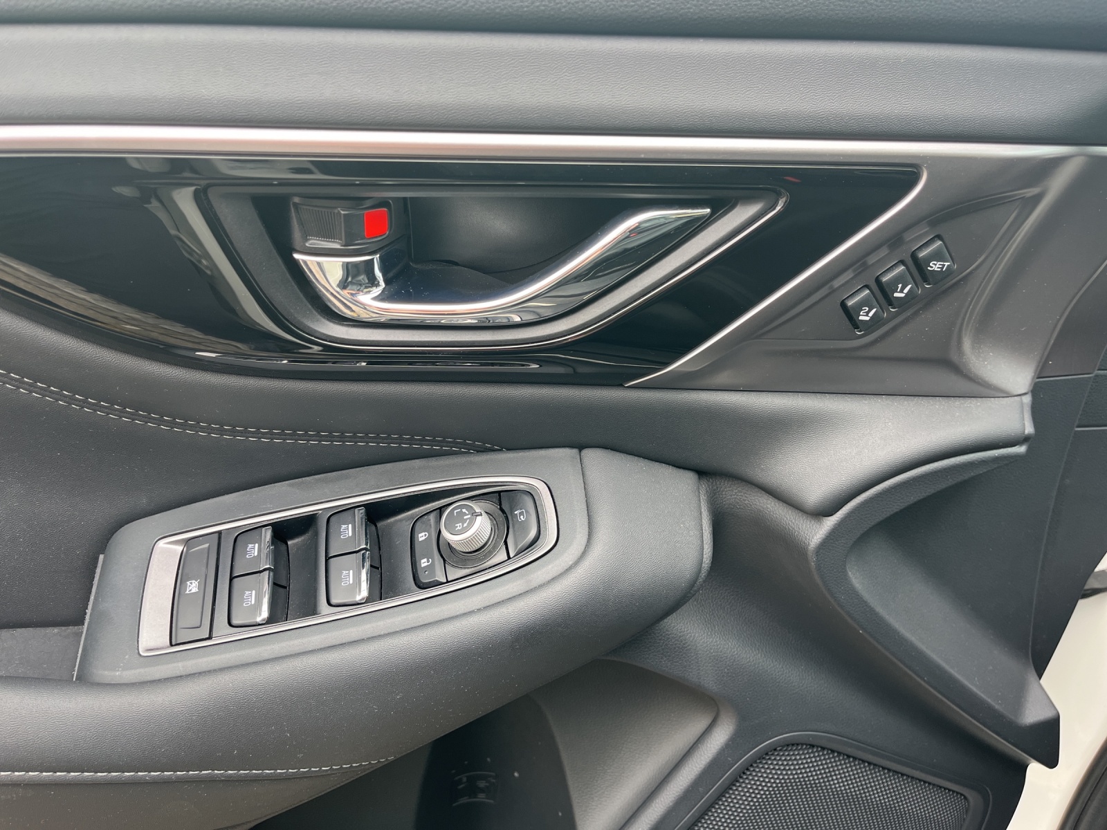 SUBARU Outback 2.5i Luxury-image-14