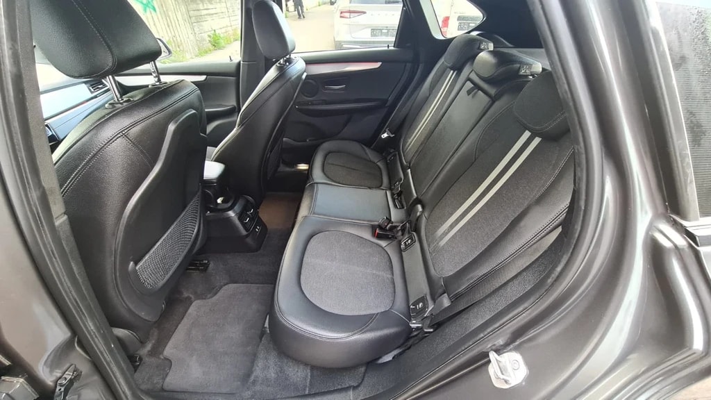 BMW 220d Active Tourer Steptronic Luxury Line ** Teil-Leder ** Gr-Navi ** RF-Kamera ** Panorama-Glass ** H.Up Display ** Sitzmemory-image-11