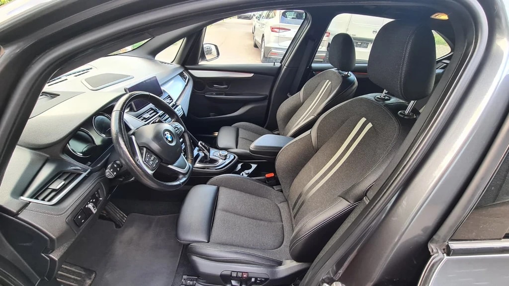 BMW 220d Active Tourer Steptronic Luxury Line ** Teil-Leder ** Gr-Navi ** RF-Kamera ** Panorama-Glass ** H.Up Display ** Sitzmemory-image-10