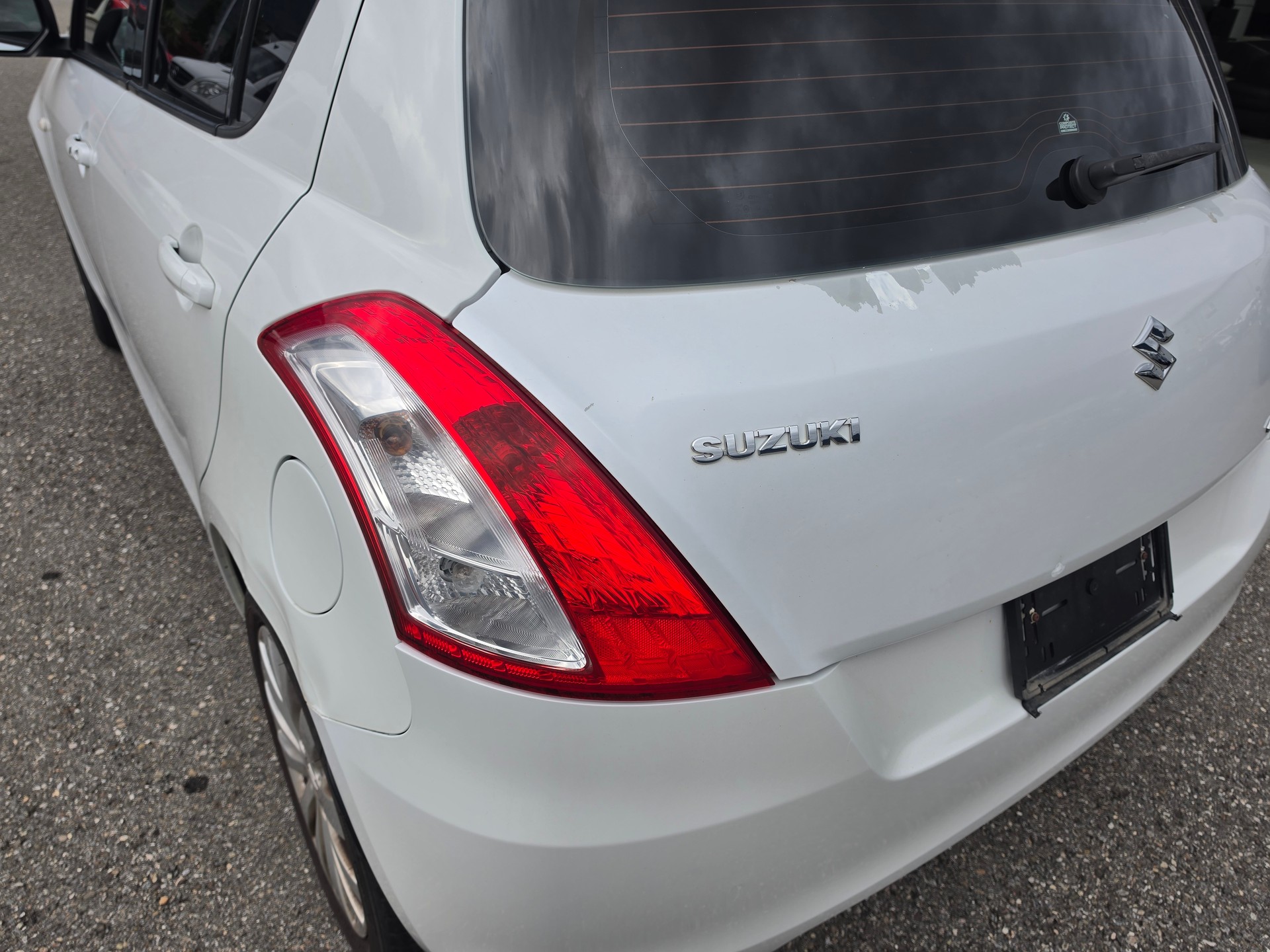 SUZUKI Swift 1.2i 16V GL Top 4x4-image-6