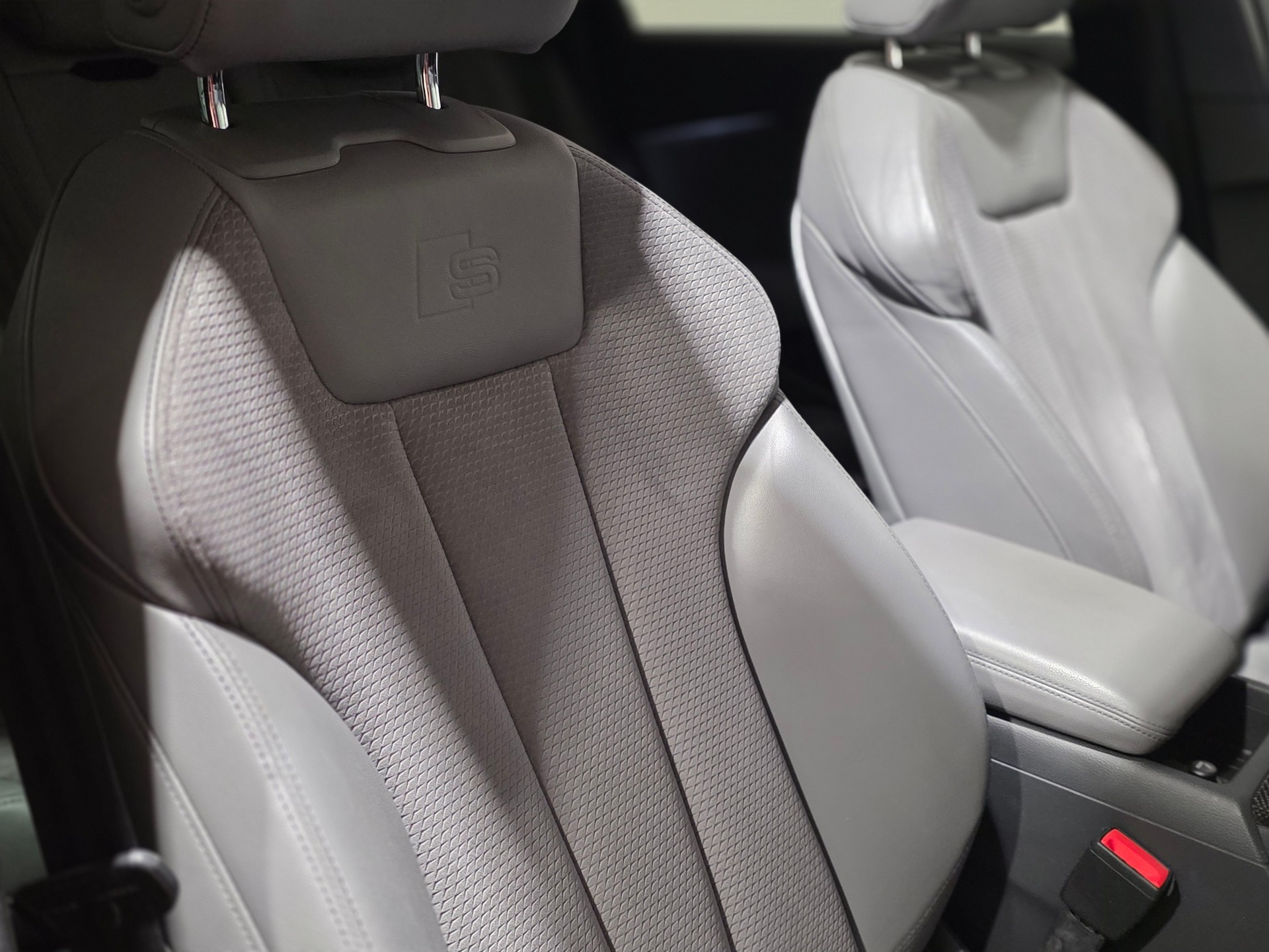 AUDI S4 Avant 3.0 TFSI quattro tiptronic-image-18