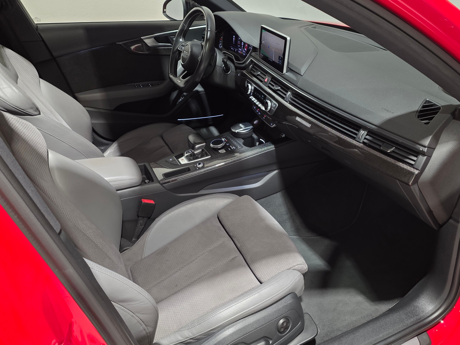 AUDI S4 Avant 3.0 TFSI quattro tiptronic-image-21