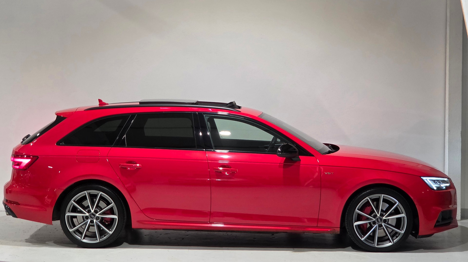 AUDI S4 Avant 3.0 TFSI quattro tiptronic-image-26