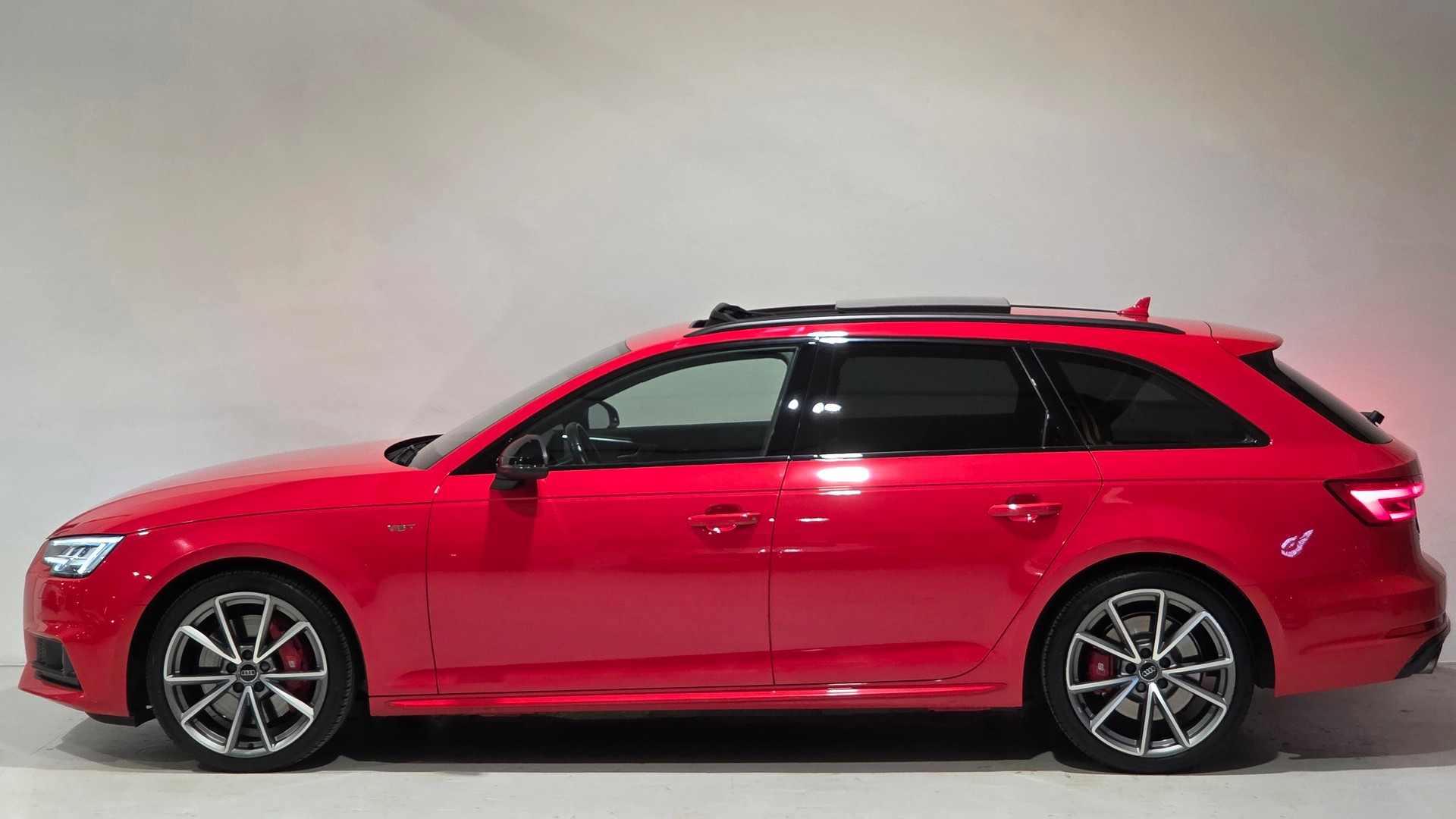 AUDI S4 Avant 3.0 TFSI quattro tiptronic-image-1