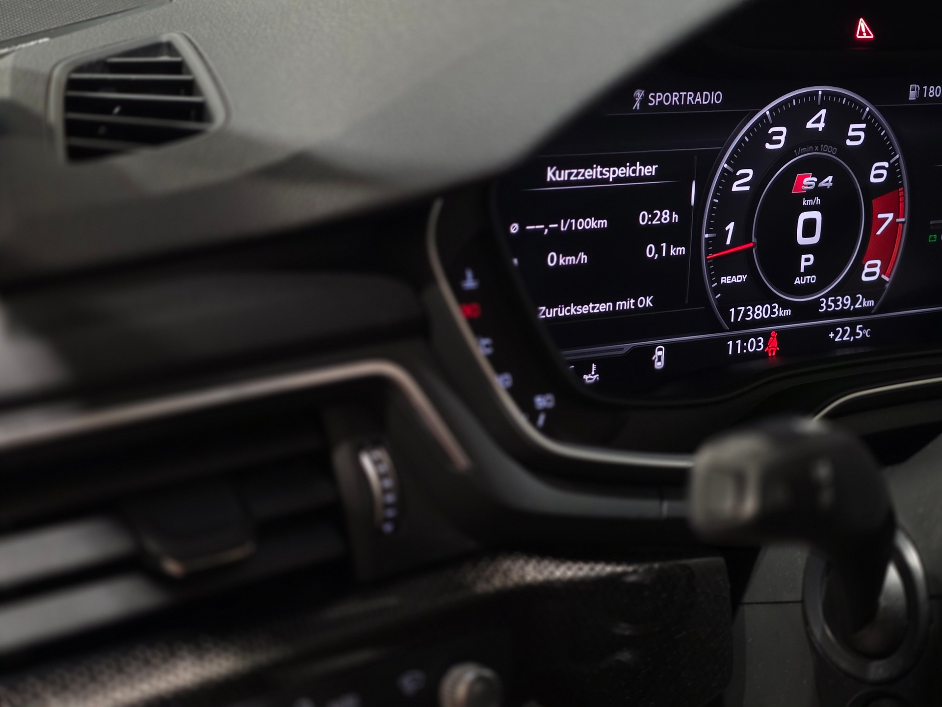 AUDI S4 Avant 3.0 TFSI quattro tiptronic-image-7