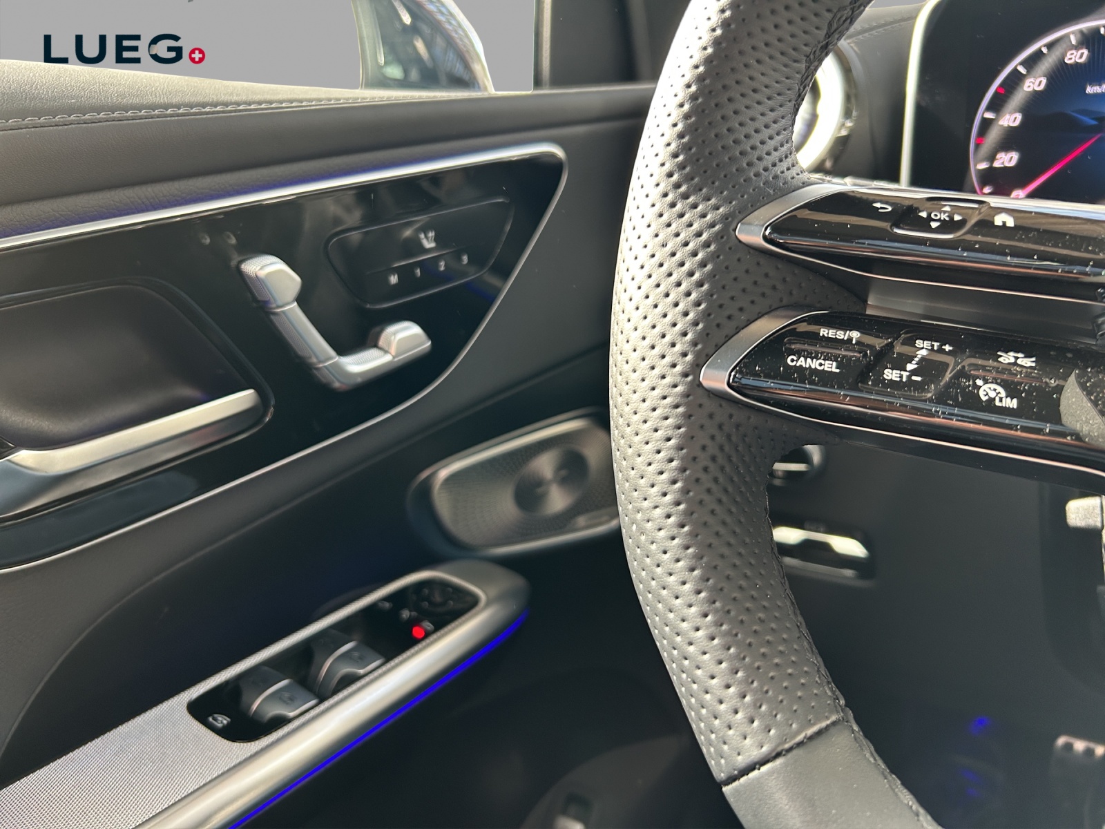 MERCEDES-BENZ GLC 220 d 4Matic 9G-Tronic-image-12